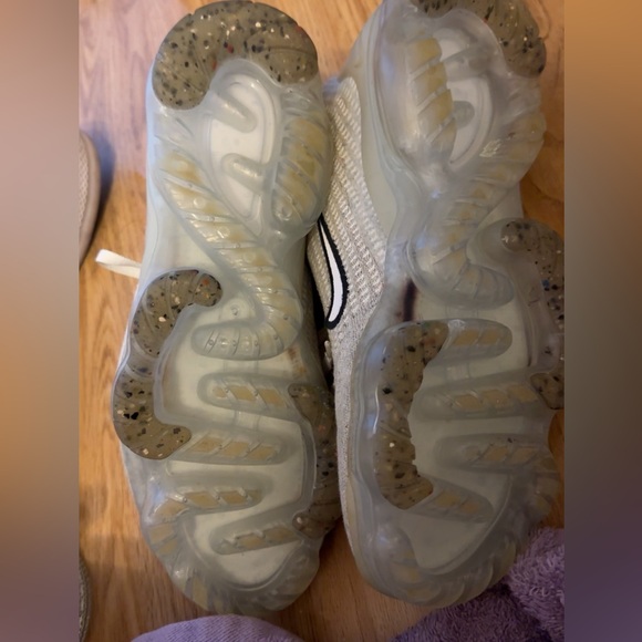 Women’s/Boys Nike Air Vapormaxes - Picture 5 of 5